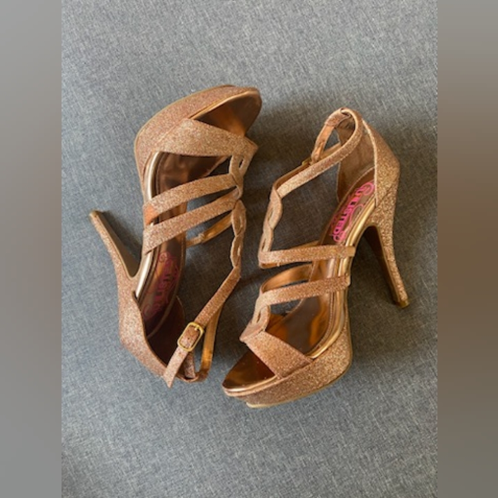 Only worn a couple of times in great condition